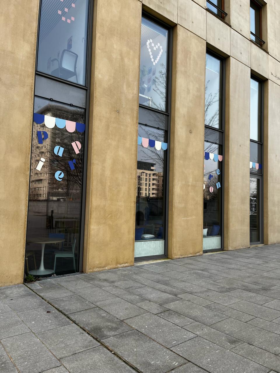 Extérieur papier crépon